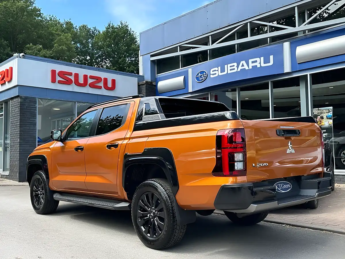Used 2026 Mitsubishi L200 Barbarian Yamabuki Orange - Interior and Exterior details 3