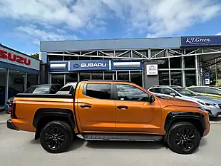 Used 2026 Mitsubishi L200 Barbarian Yamabuki Orange - Interior and Exterior details 5