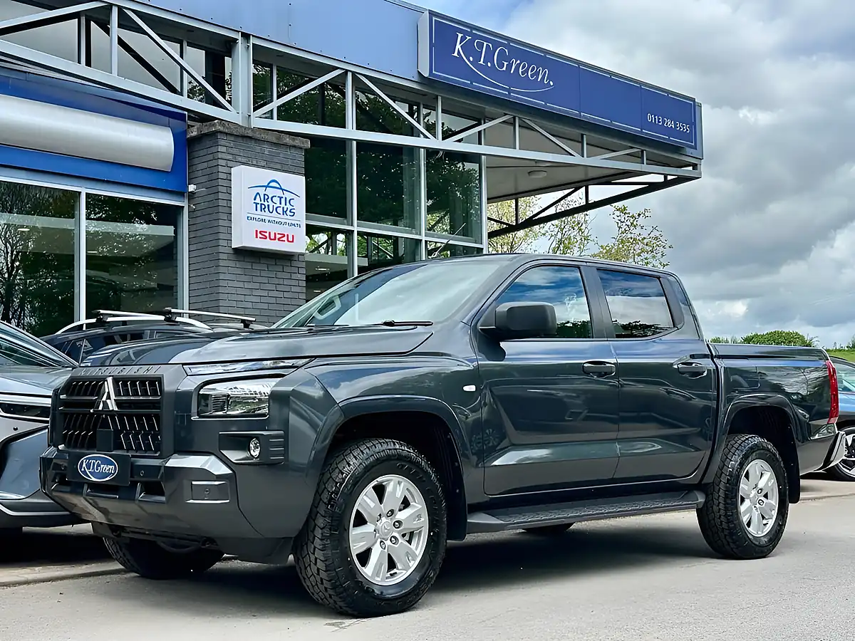 Used 2026 Mitsubishi L200 Titan Grey - Front View