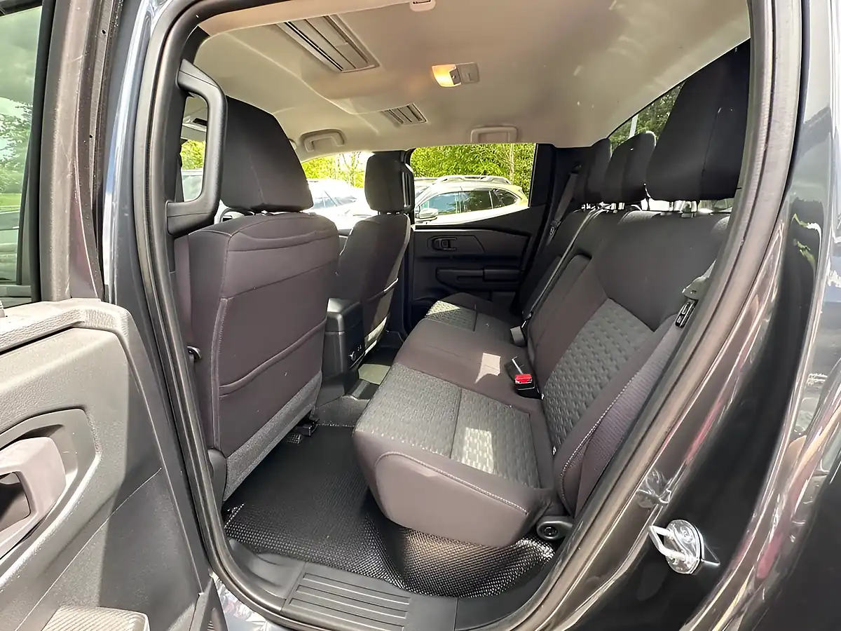 Used 2026 Mitsubishi L200 Titan Grey - Interior and Exterior details 12