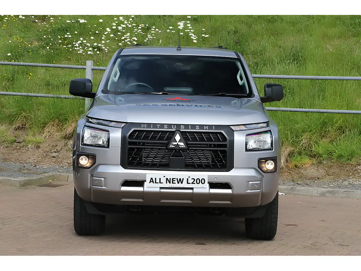 Used 2026 Mitsubishi L200 Titan Silver - Interior and Exterior details 2
