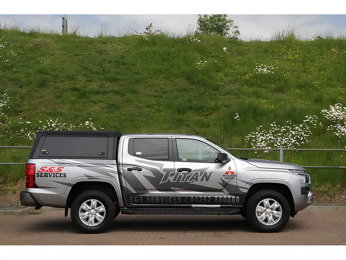 Used 2026 Mitsubishi L200 Titan Silver - Interior and Exterior details 3