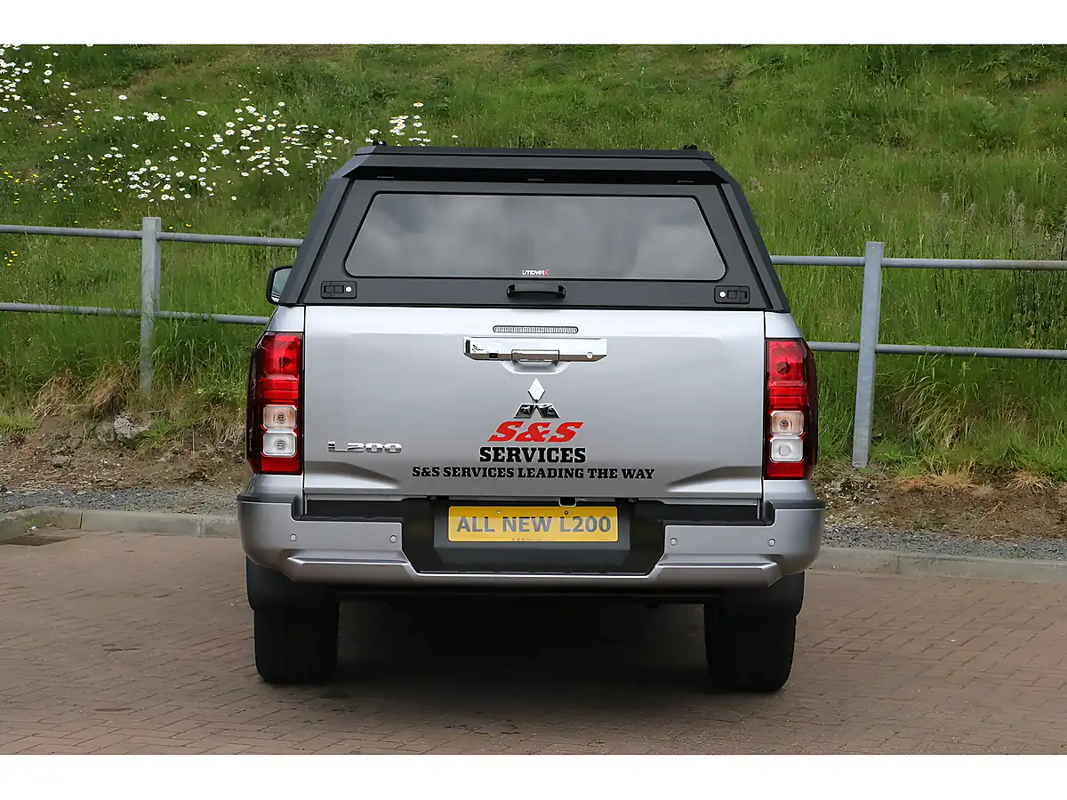Used 2026 Mitsubishi L200 Titan Silver - Interior and Exterior details 4