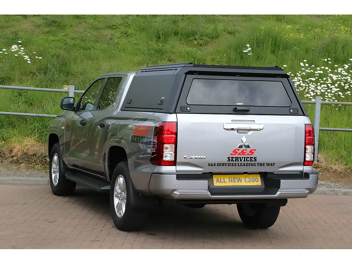 Used 2026 Mitsubishi L200 Titan Silver - Interior and Exterior details 5