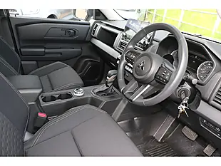 Used 2026 Mitsubishi L200 Titan Silver - Interior and Exterior details 6