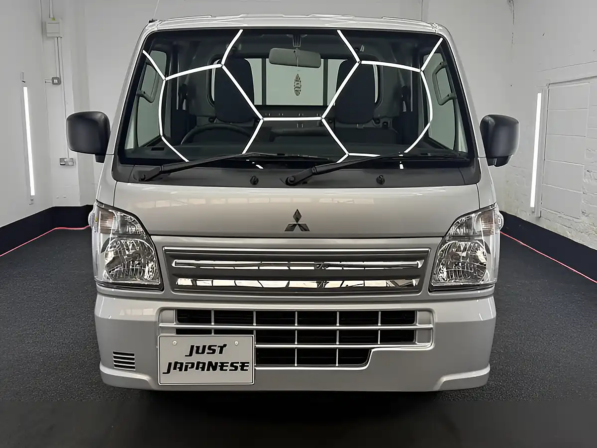 Used 2026 Mitsubishi Minicab Truck Silver - Interior and Exterior details 5