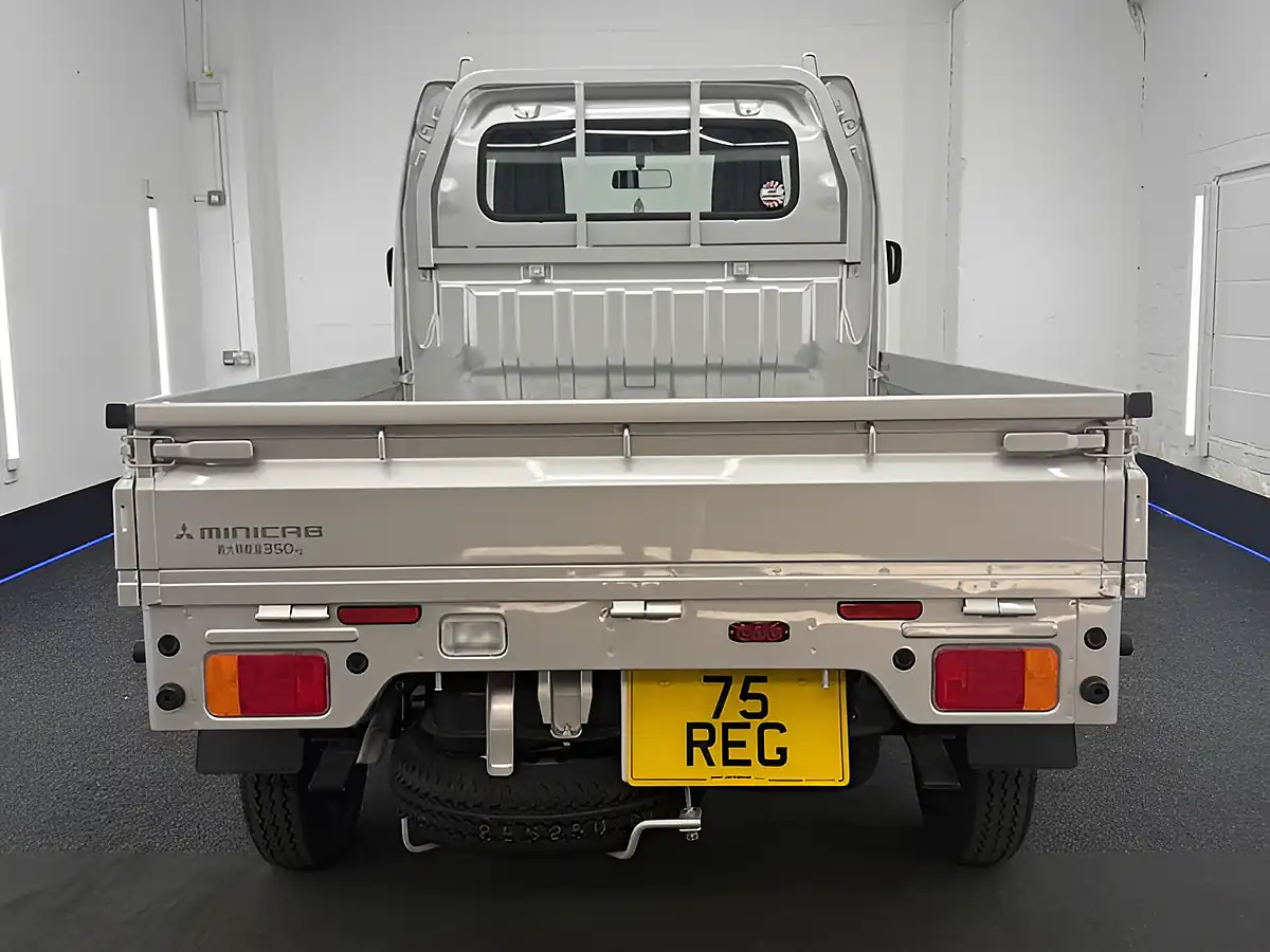 Used 2026 Mitsubishi Minicab Truck Silver - Interior and Exterior details 6
