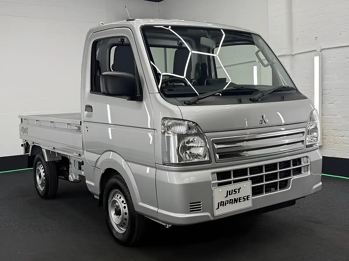 Used 2026 Mitsubishi Minicab Truck Silver - Front View