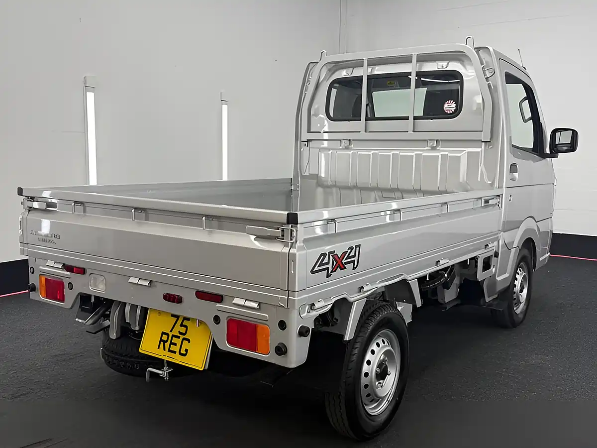 Used 2026 Mitsubishi Minicab Truck Silver - Interior and Exterior details 19