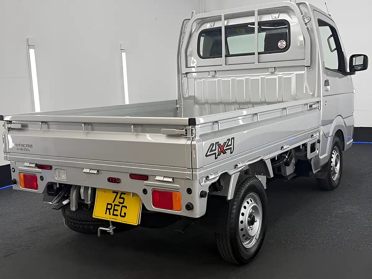 Used 2026 Mitsubishi Minicab Truck Silver - Interior and Exterior details 4