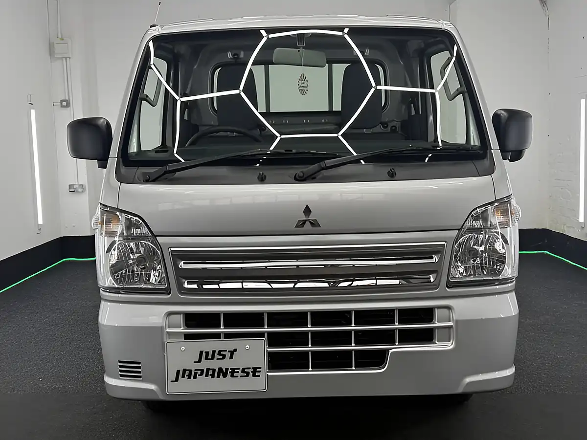 Used 2026 Mitsubishi Minicab Truck Silver - Interior and Exterior details 5