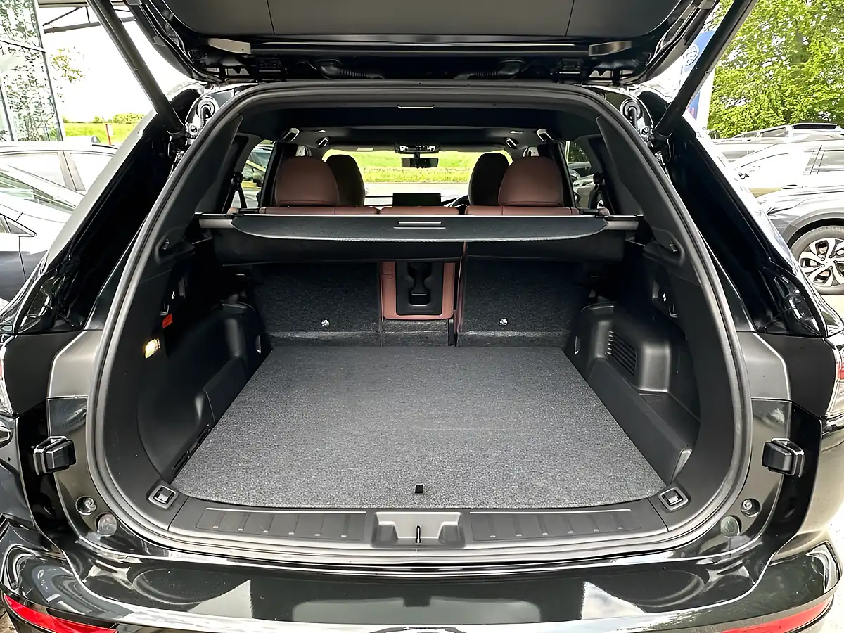 Used 2026 Mitsubishi Outlander Diamond Black - Interior and Exterior details 13