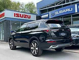 Used 2026 Mitsubishi Outlander Diamond Black - Interior and Exterior details 3