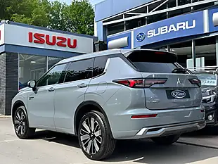 Used 2026 Mitsubishi Outlander Diamond Grey/Blue - Interior and Exterior details 3