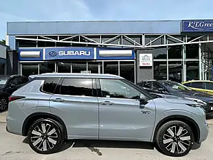 Used 2026 Mitsubishi Outlander Diamond Grey/Blue - Interior and Exterior details 5
