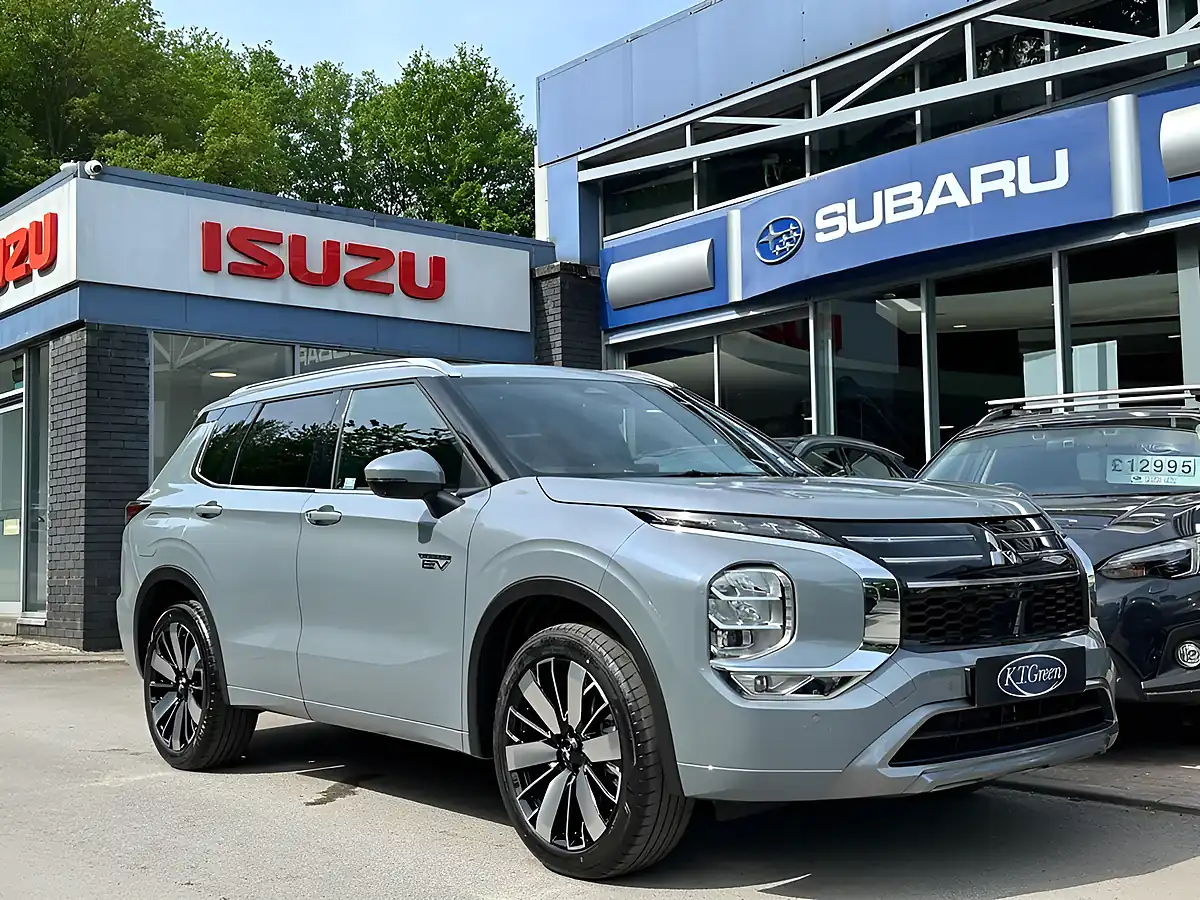 Used 2026 Mitsubishi Outlander Diamond Grey/Blue - Interior and Exterior details 6