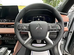 Used 2026 Mitsubishi Outlander Diamond - Interior and Exterior details 12