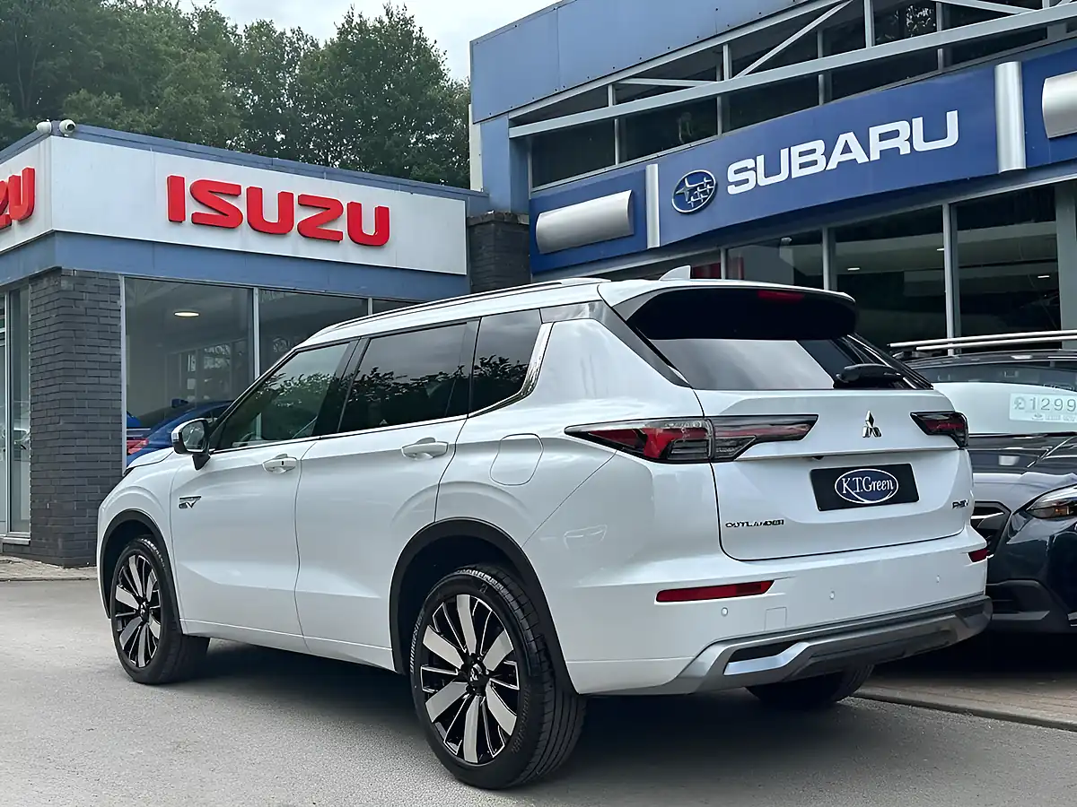Used 2026 Mitsubishi Outlander Diamond - Interior and Exterior details 3