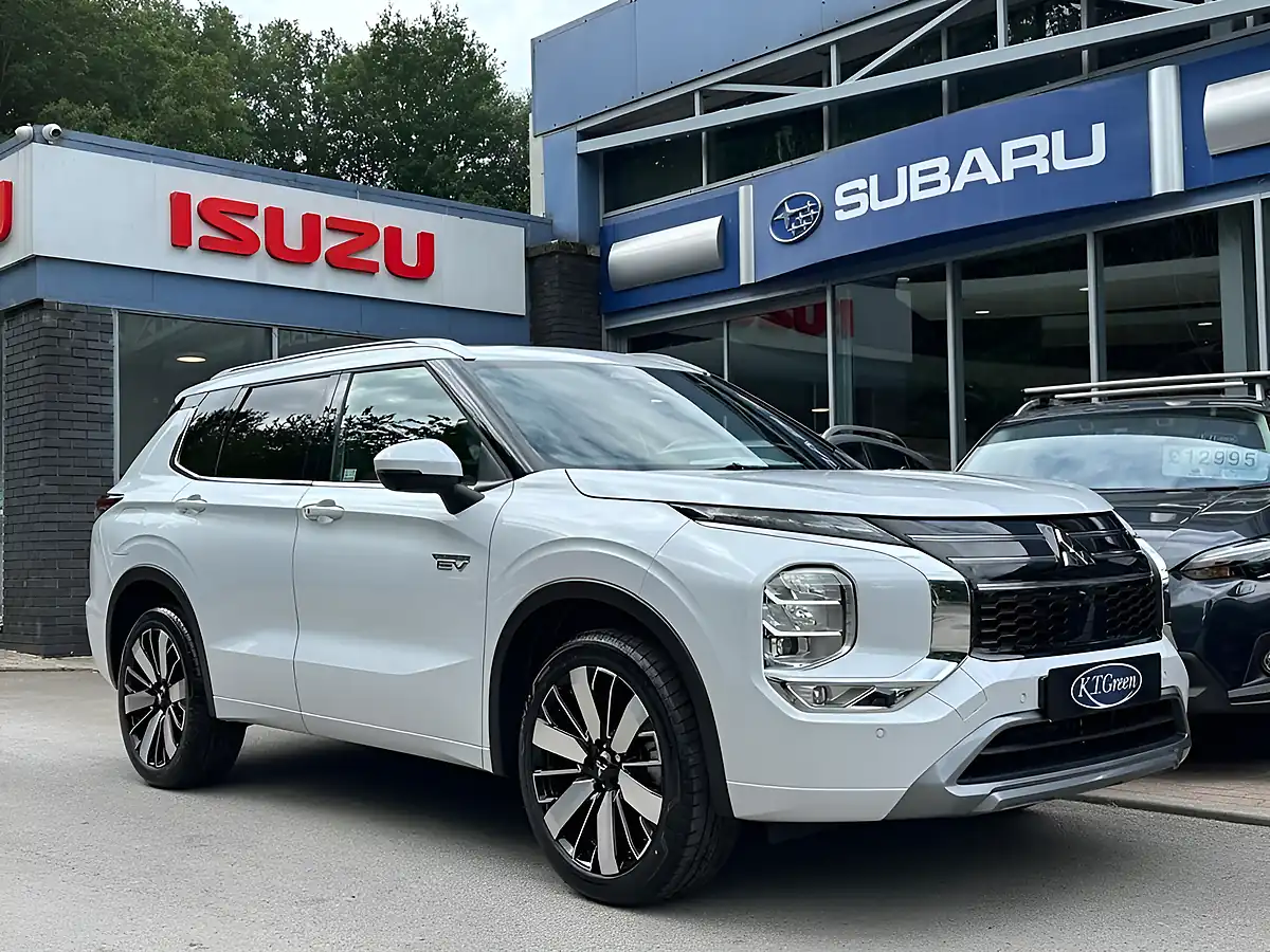 Used 2026 Mitsubishi Outlander Diamond - Interior and Exterior details 6