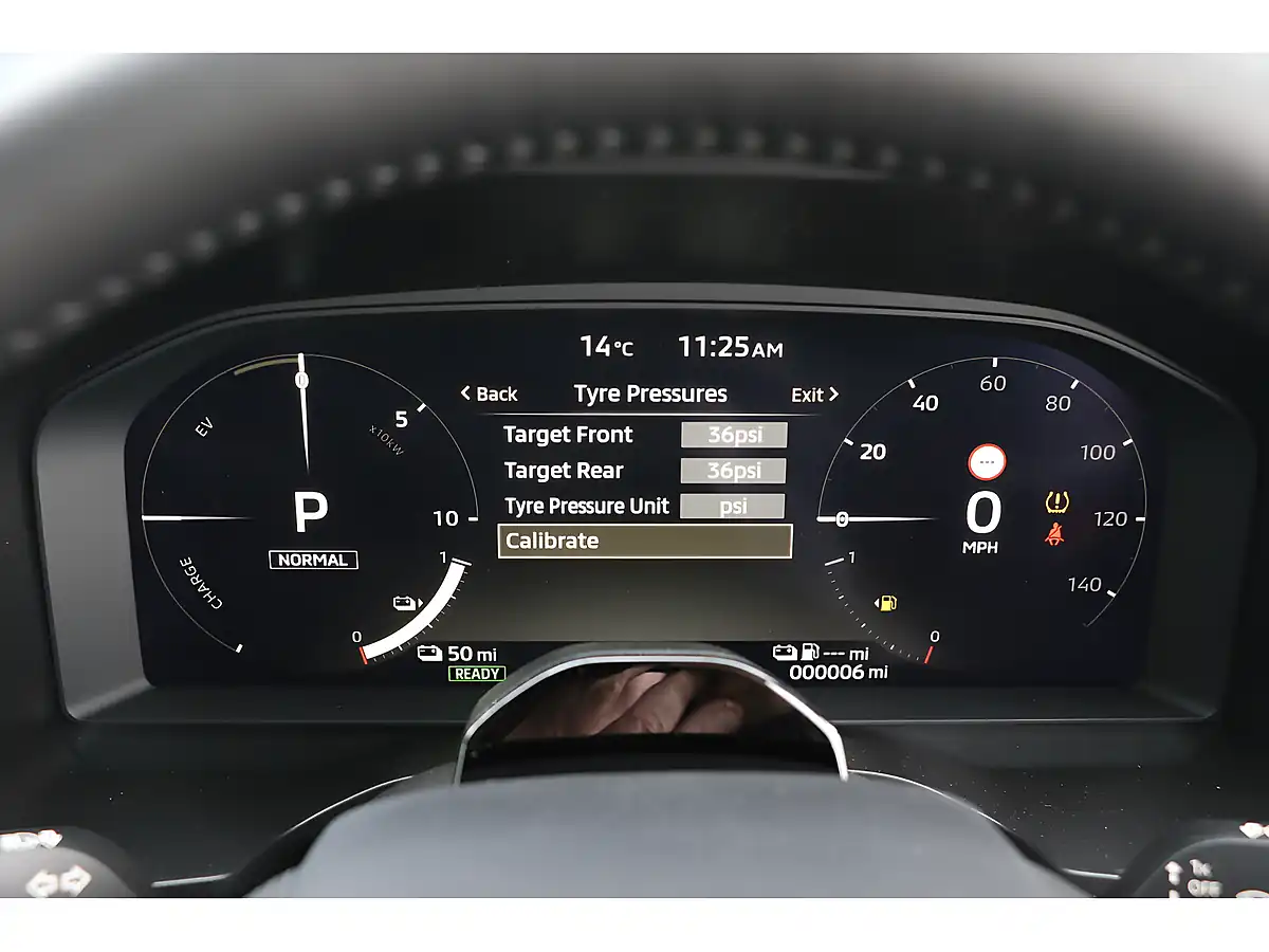 Used 2026 Mitsubishi Outlander Nativa - Interior and Exterior details 10