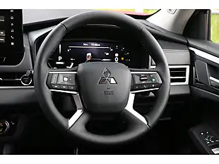 Used 2026 Mitsubishi Outlander Nativa - Interior and Exterior details 14