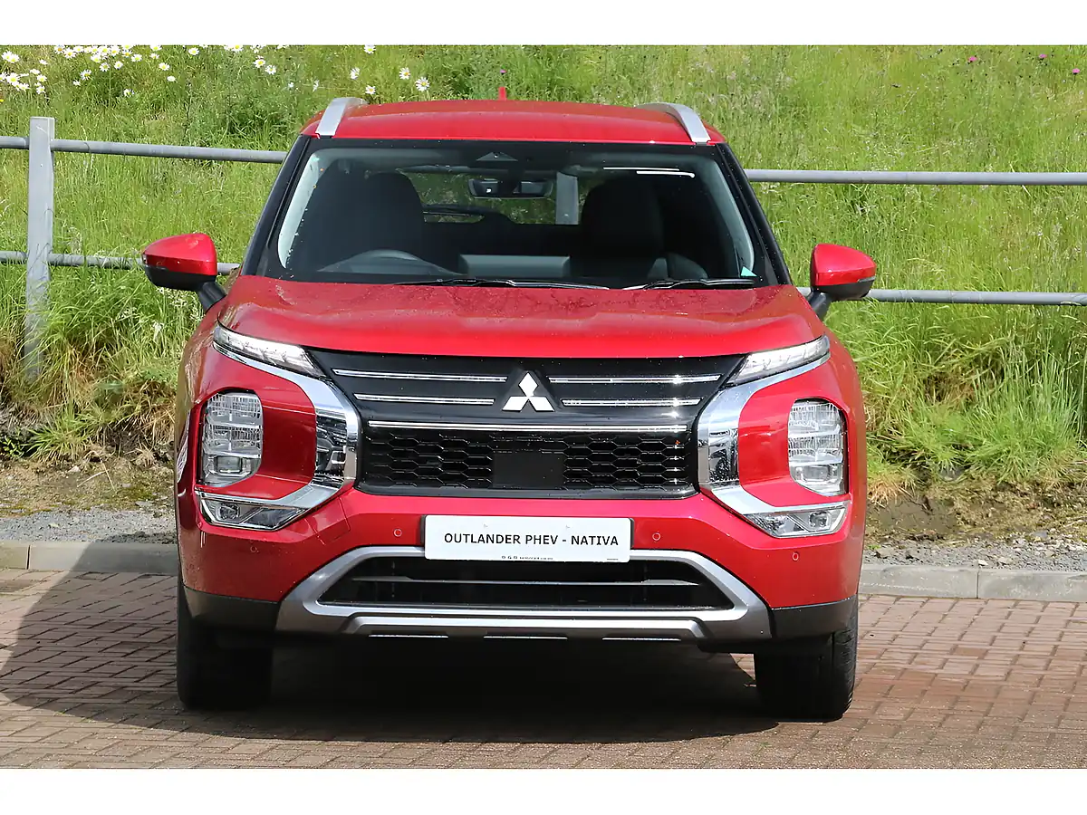 Used 2026 Mitsubishi Outlander Nativa - Interior and Exterior details 3