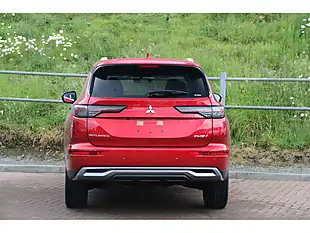 Used 2026 Mitsubishi Outlander Nativa - Interior and Exterior details 4