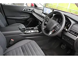 Used 2026 Mitsubishi Outlander Nativa - Interior and Exterior details 6