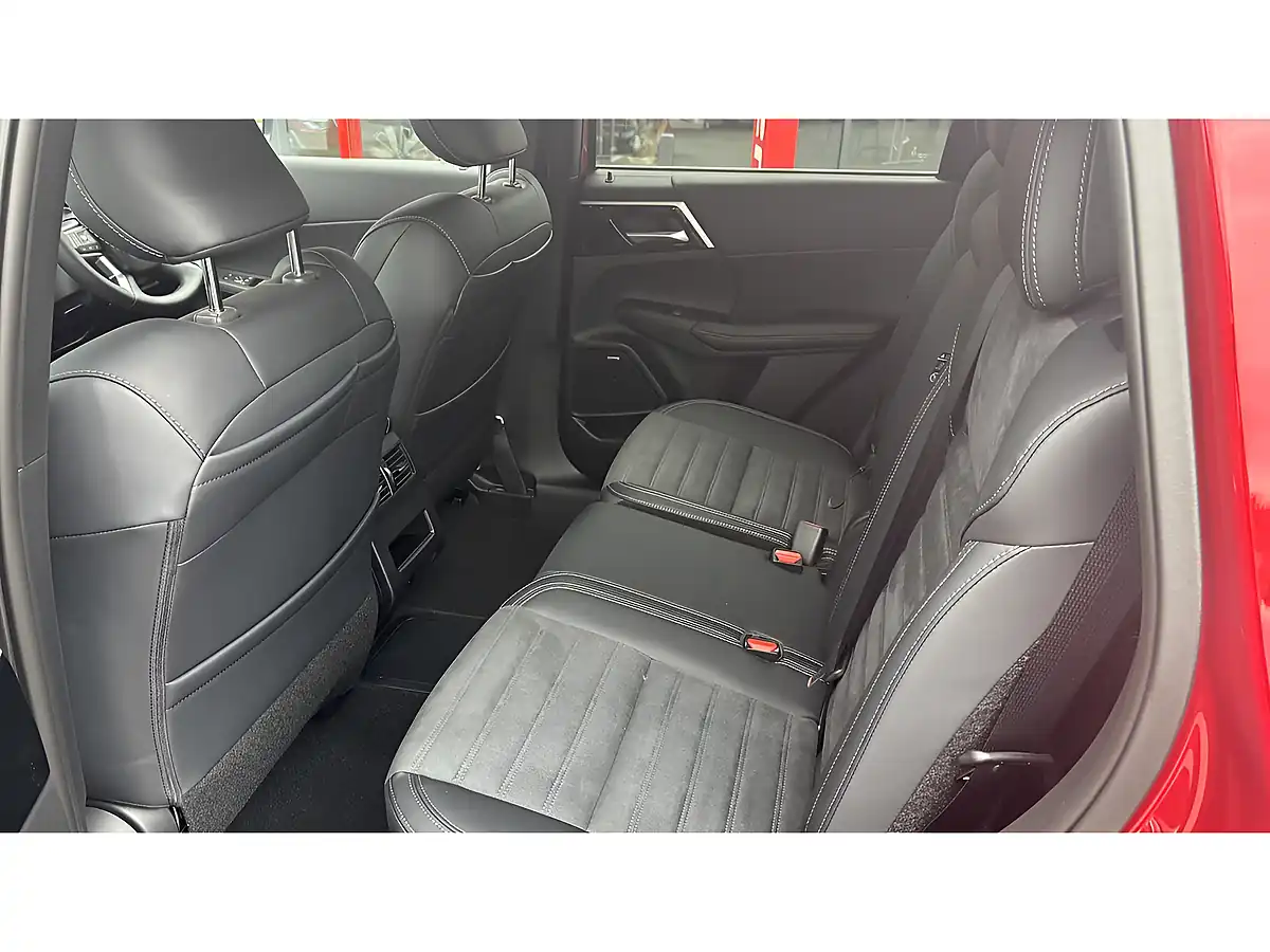 Used 2026 Mitsubishi Outlander Nativa - Interior and Exterior details 11