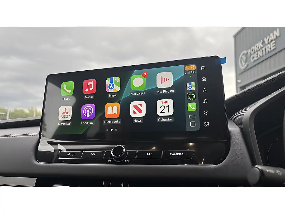 Used 2026 Mitsubishi Outlander Nativa - Interior and Exterior details 13