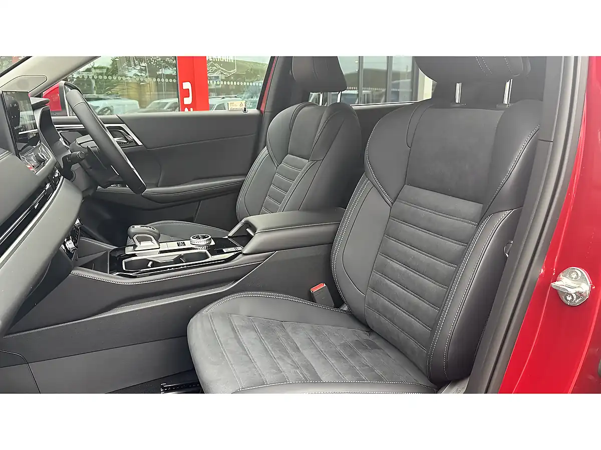 Used 2026 Mitsubishi Outlander Nativa - Interior and Exterior details 3