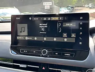 Used 2026 Mitsubishi Outlander Nativa Red - Interior and Exterior details 14