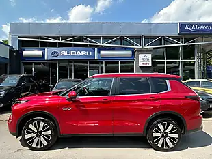 Used 2026 Mitsubishi Outlander Nativa Red - Interior and Exterior details 2