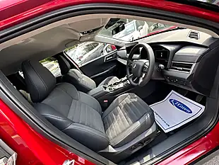 Used 2026 Mitsubishi Outlander Nativa Red - Interior and Exterior details 8