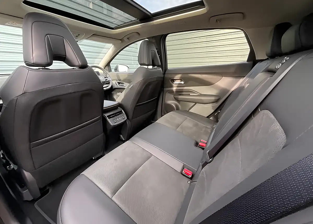 Used 2026 Nissan Ariya Evolve Green - Interior and Exterior details 14