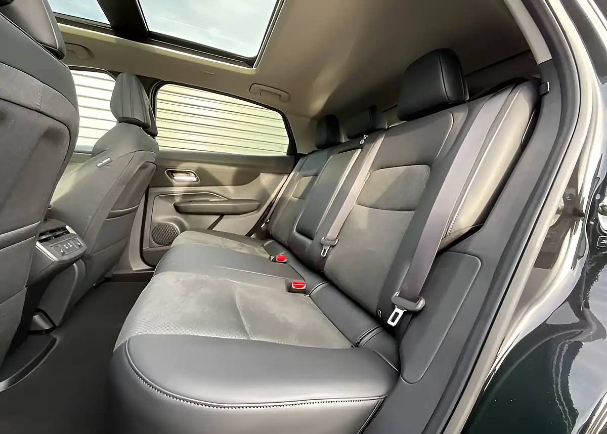 Used 2026 Nissan Ariya Evolve Green - Interior and Exterior details 15