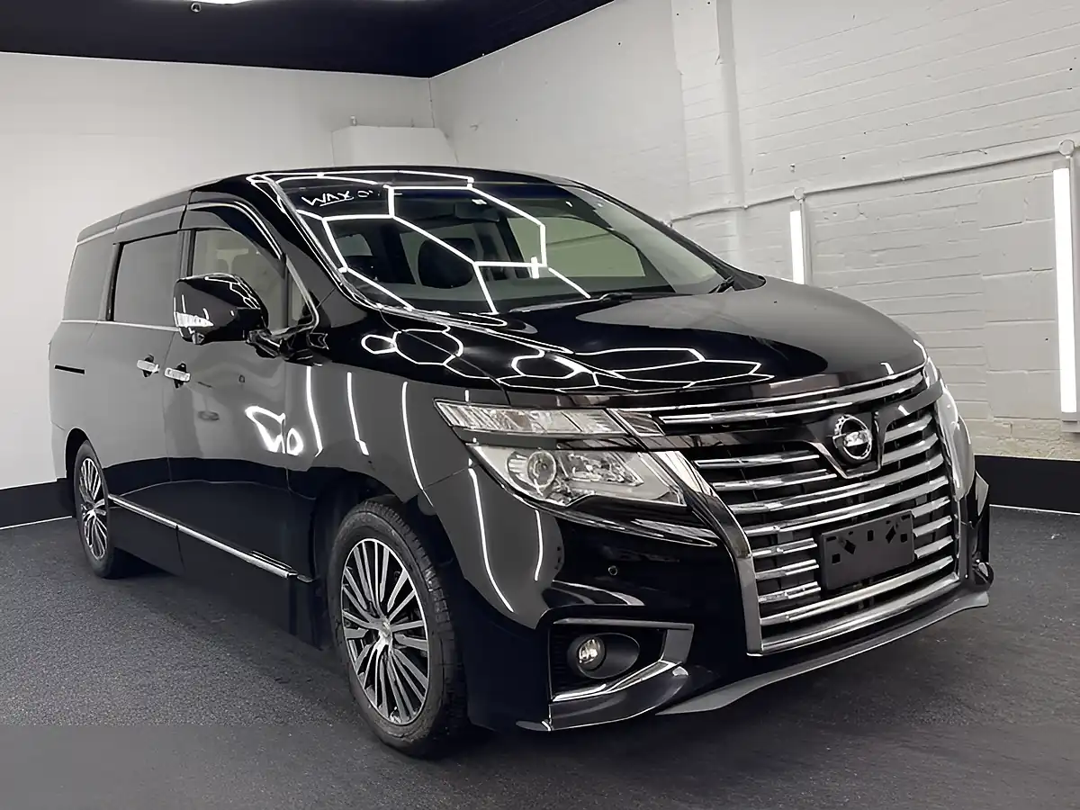 Used 2026 Nissan Elgrand Highway Star Black - Front View