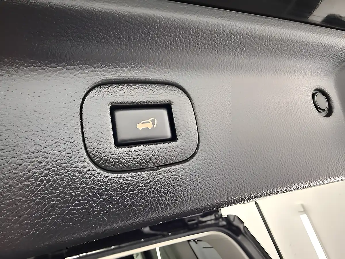 Used 2026 Nissan Elgrand Highway Star Black - Interior and Exterior details 13