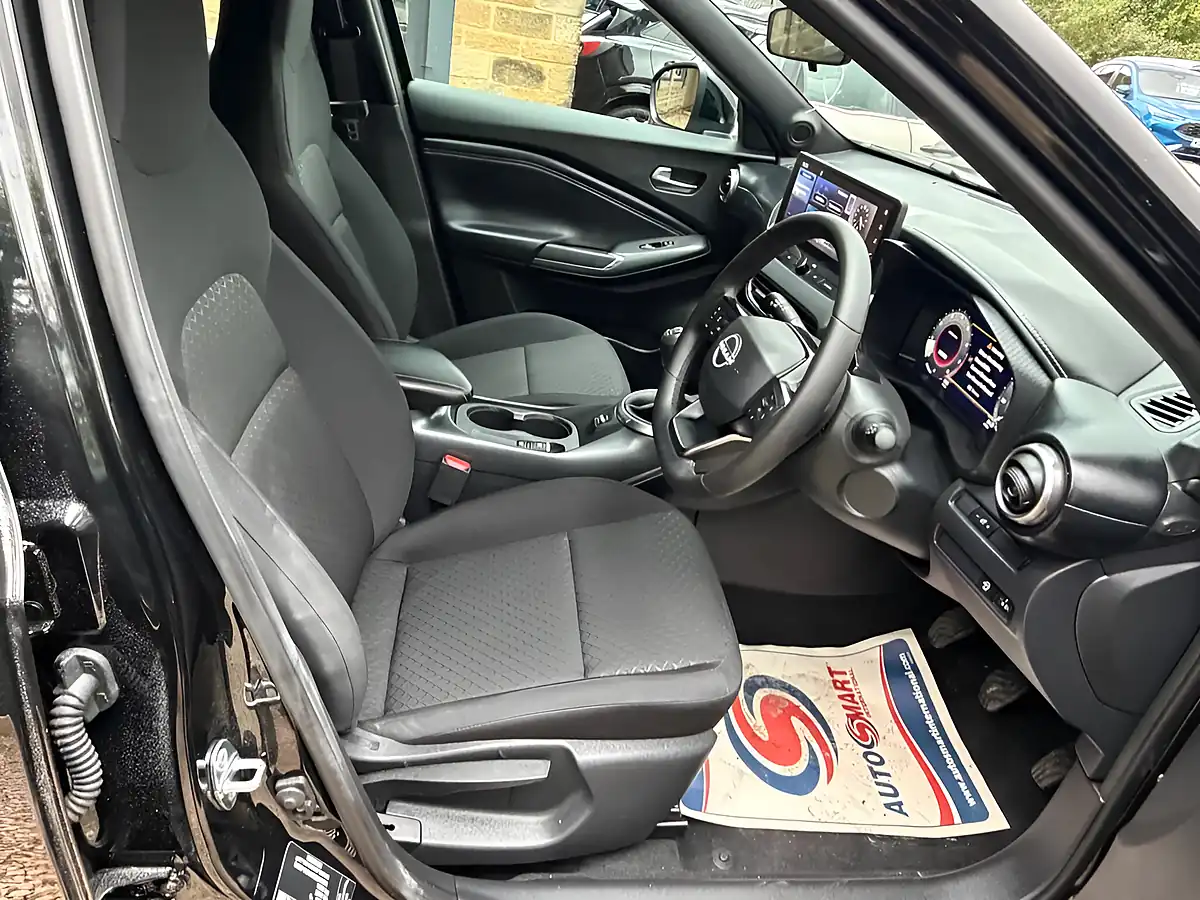 Used 2026 Nissan Juke Acenta Premium Black - Interior and Exterior details 10