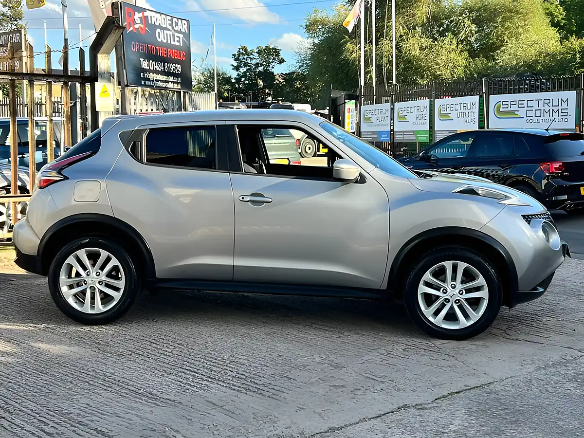 Used 2026 Nissan Juke Acenta Premium Silver - Interior and Exterior details 11