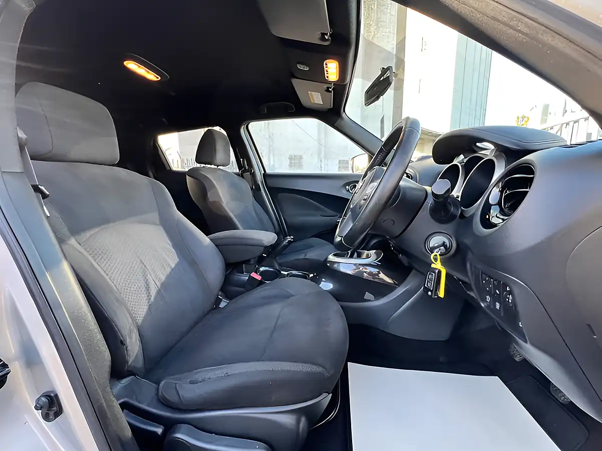 Used 2026 Nissan Juke Acenta Premium Silver - Interior and Exterior details 13
