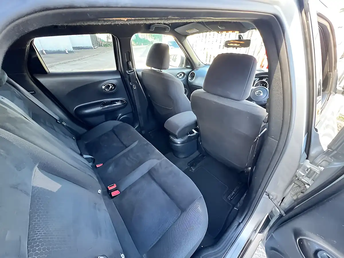 Used 2026 Nissan Juke Acenta Premium Silver - Interior and Exterior details 17