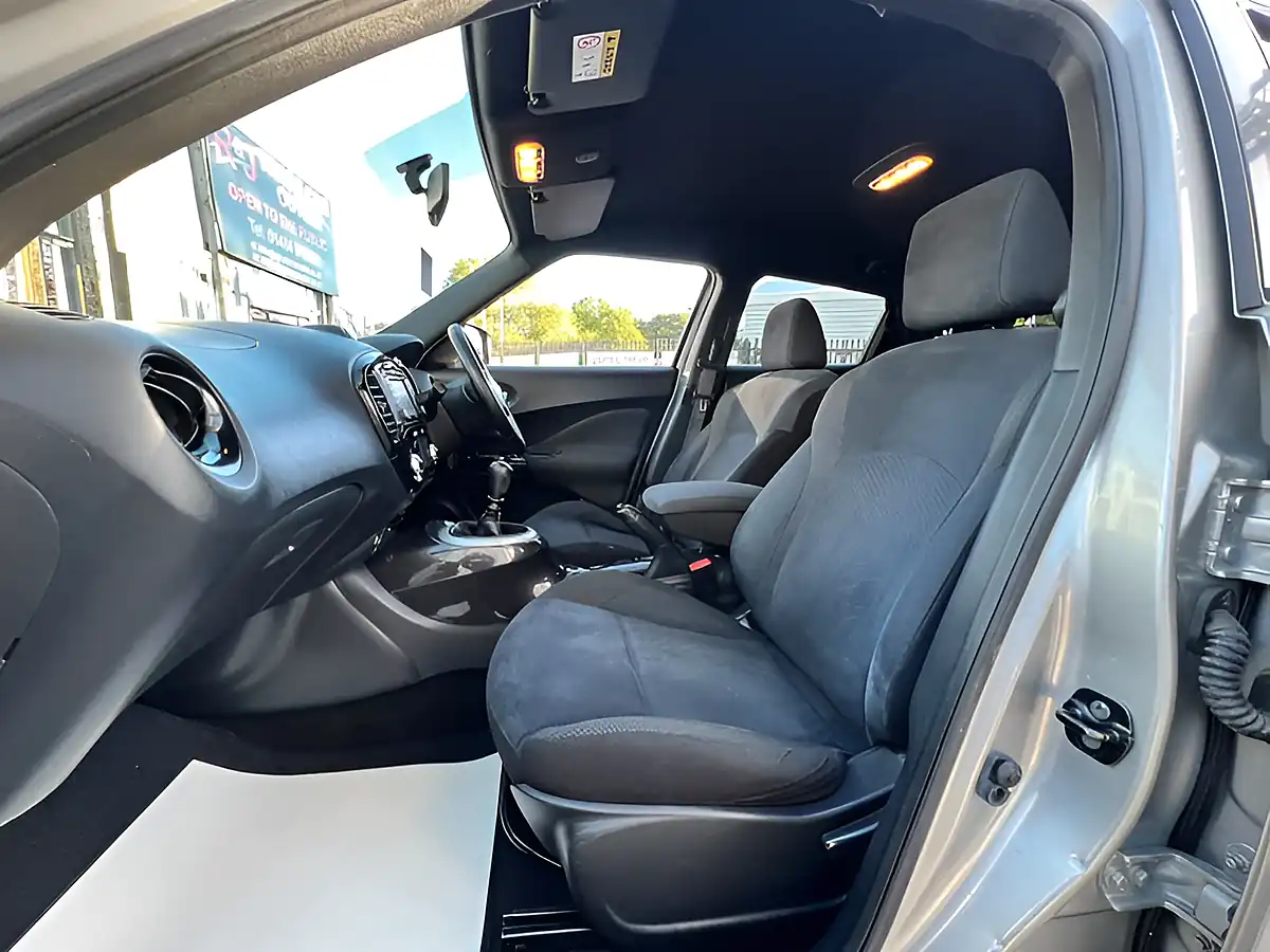 Used 2026 Nissan Juke Acenta Premium Silver - Interior and Exterior details 18