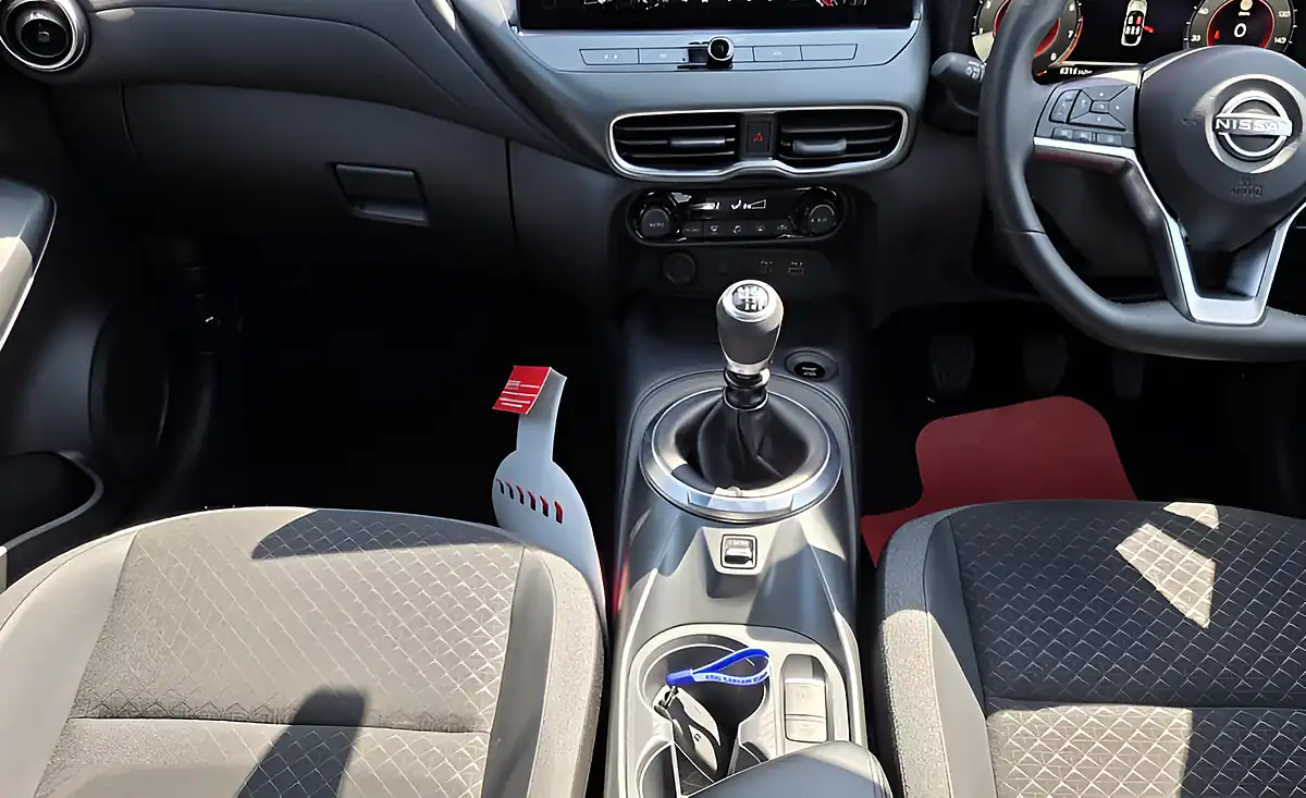 Used 2026 Nissan Juke N-Connecta Agate Black Metallic - Interior and Exterior details 19