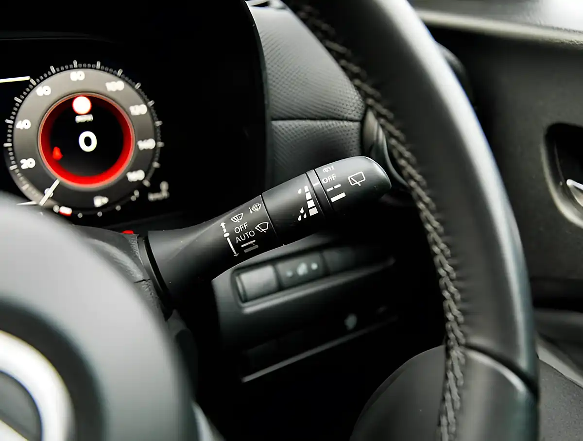 Used 2026 Nissan Juke N-Connecta Black - Interior and Exterior details 11