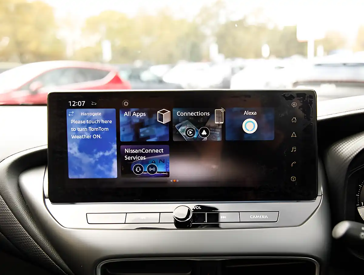 Used 2026 Nissan Juke N-Connecta Black - Interior and Exterior details 12
