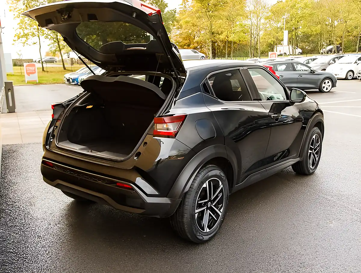 Used 2026 Nissan Juke N-Connecta Black - Interior and Exterior details 20