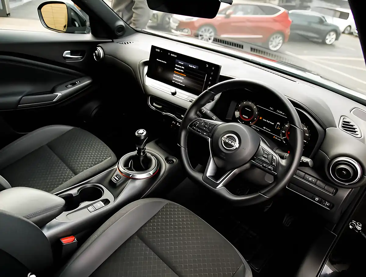 Used 2026 Nissan Juke N-Connecta Black - Interior and Exterior details 4