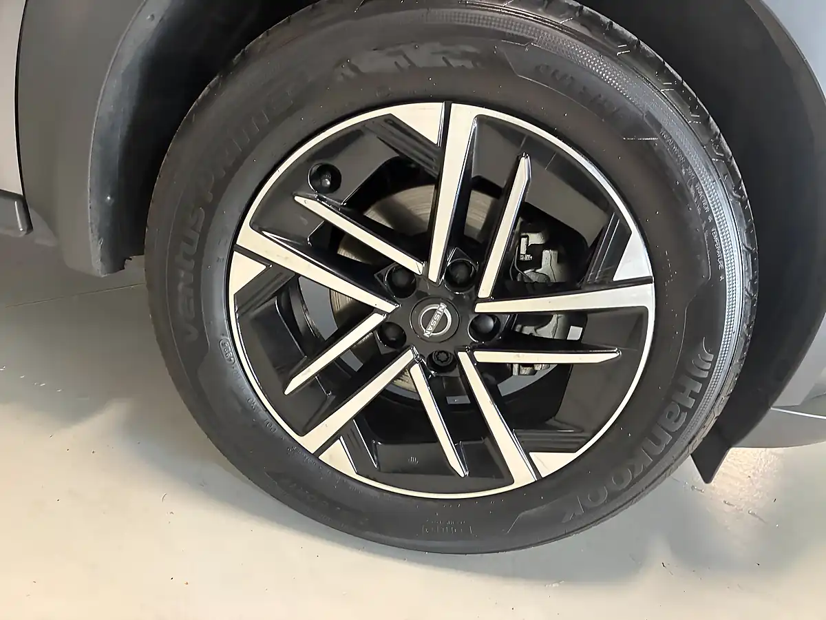 Used 2026 Nissan Juke N-Connecta Grey - Interior and Exterior details 10