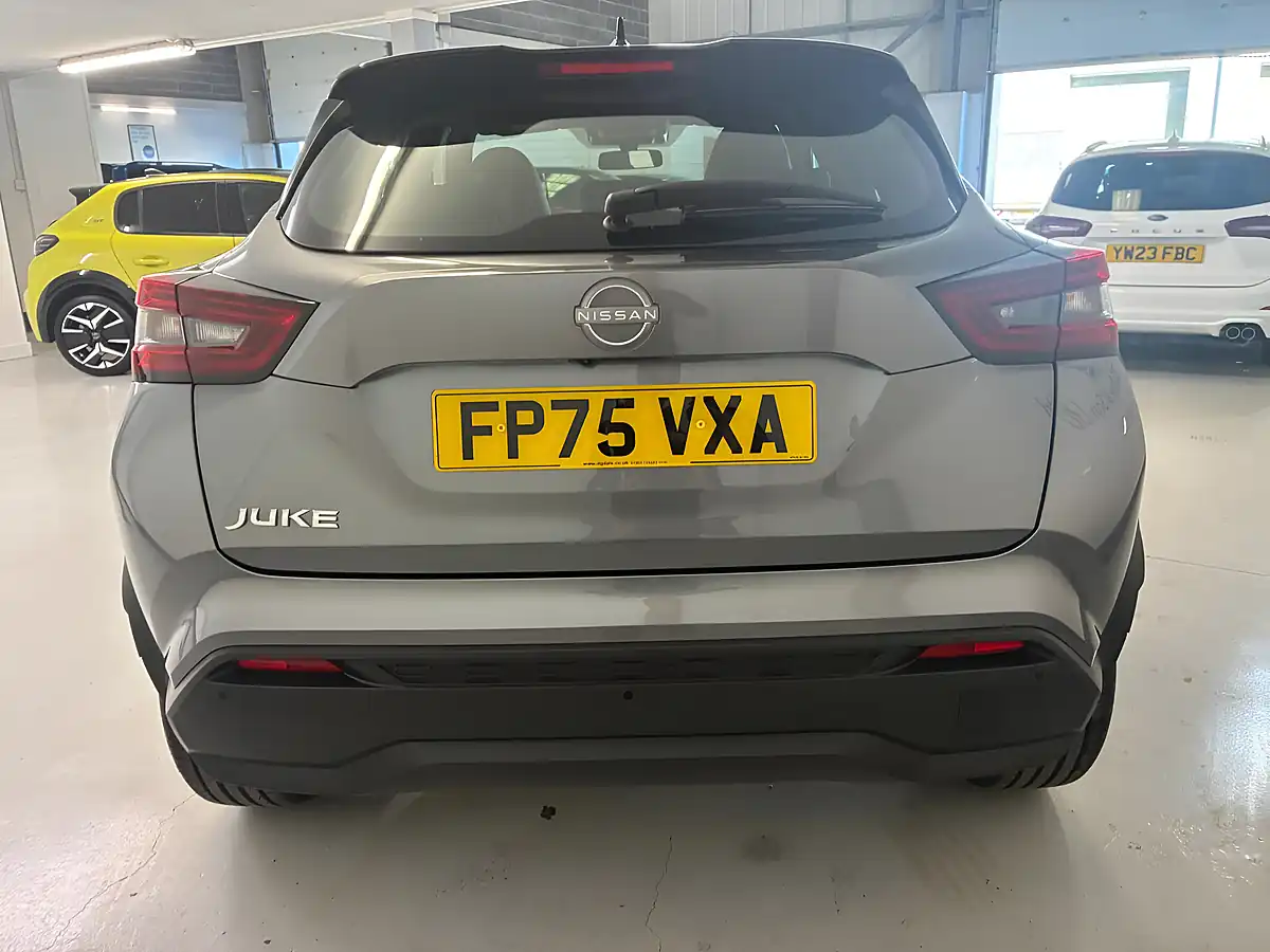 Used 2026 Nissan Juke N-Connecta Grey - Interior and Exterior details 4